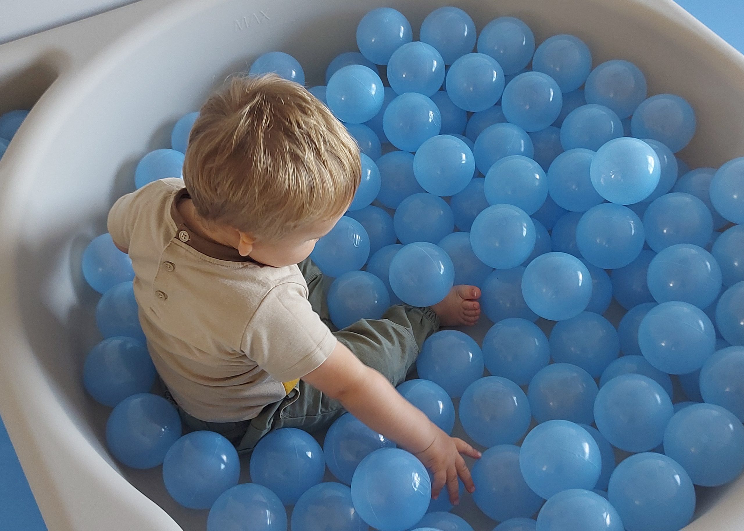 You are currently viewing Piscines à balles : quel intérêt pour les bébés ?