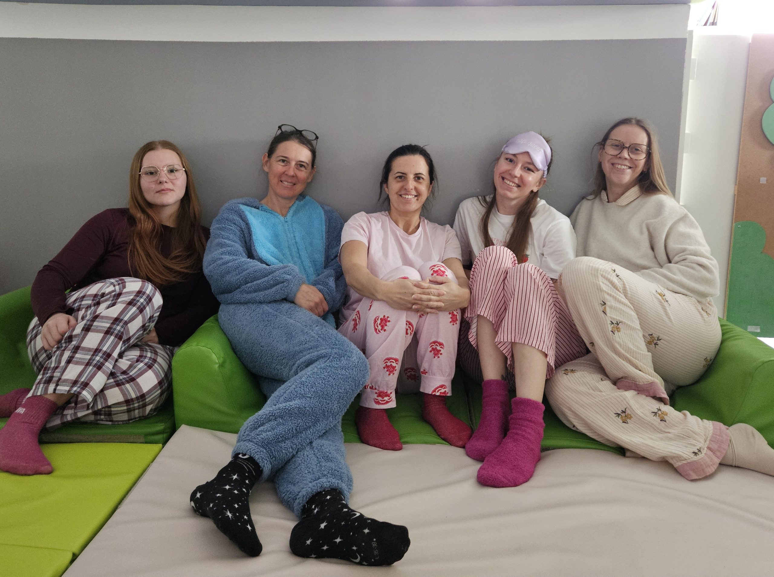 You are currently viewing Journée pyjama à la crèche : bienfaits et intérêts pour le développement de l’enfant